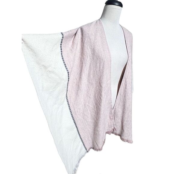 Anthropologie Do Everything in Love Pink Boho Shabby Chic Poncho Shawl - Picture 3 of 5